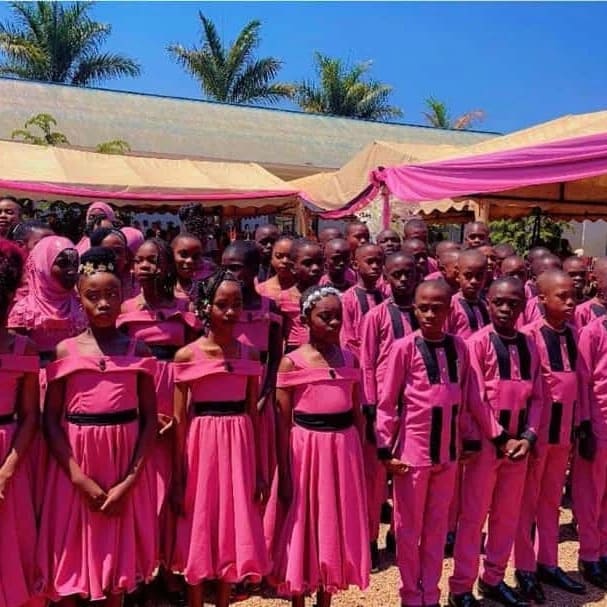 royal_family_sec_school